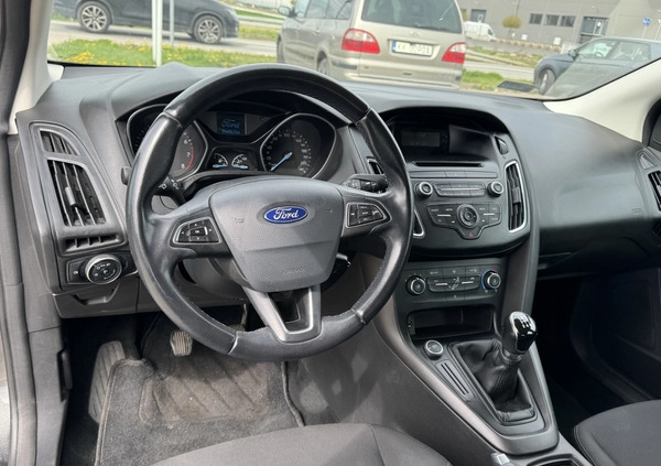 Ford Focus cena 41900 przebieg: 45007, rok produkcji 2018 z Kraków małe 781